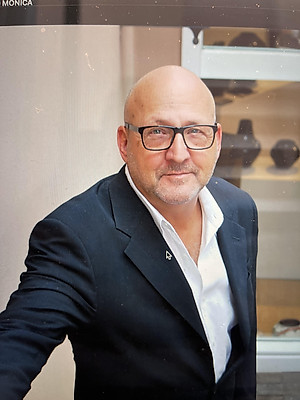 Portrait of Shell Goldman, Associate Broker