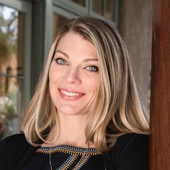 Portrait of Paige Cochran, Associate Broker